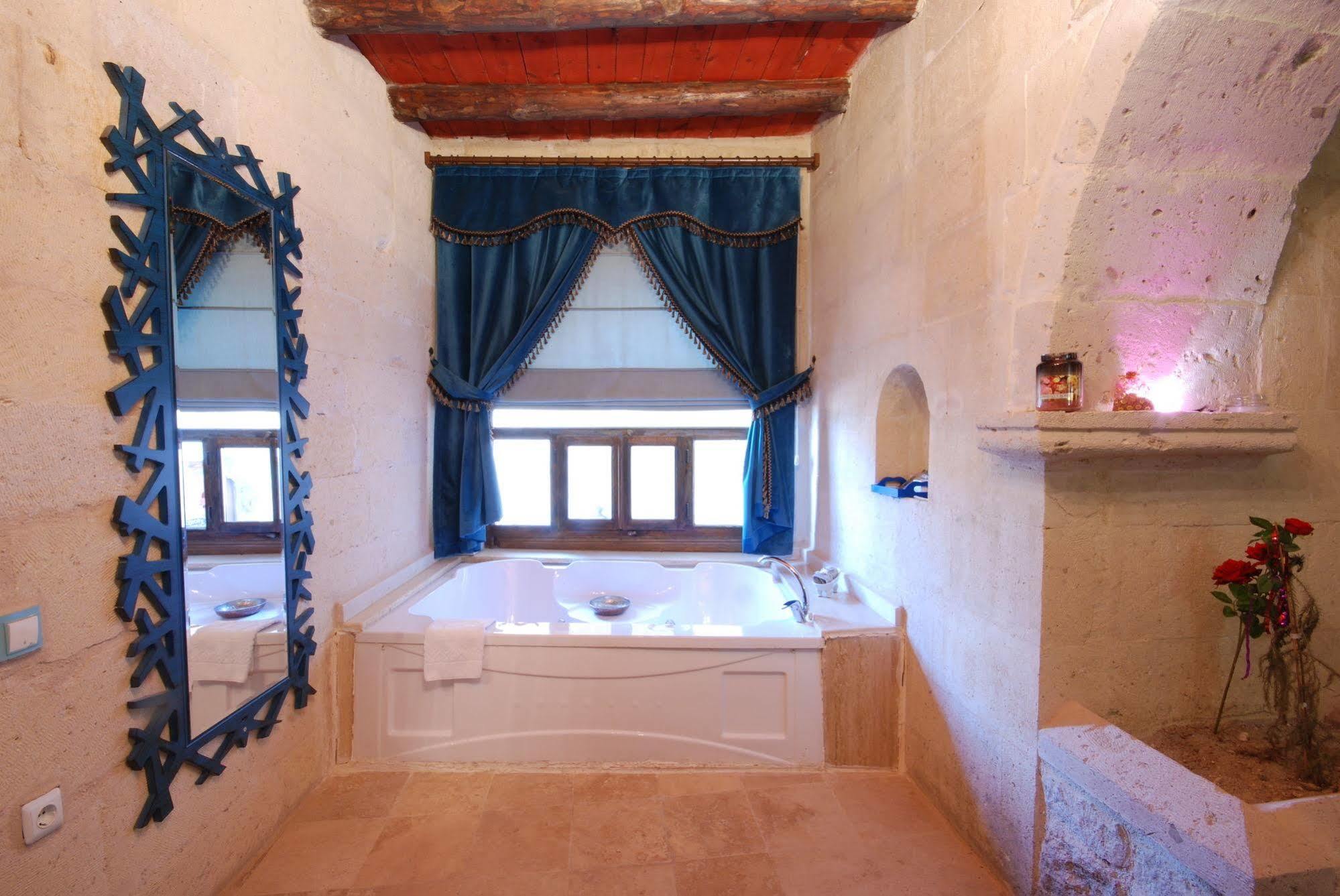 Mimi Cappadocia Luxury Cave Hotel Uçhisar Eksteriør billede